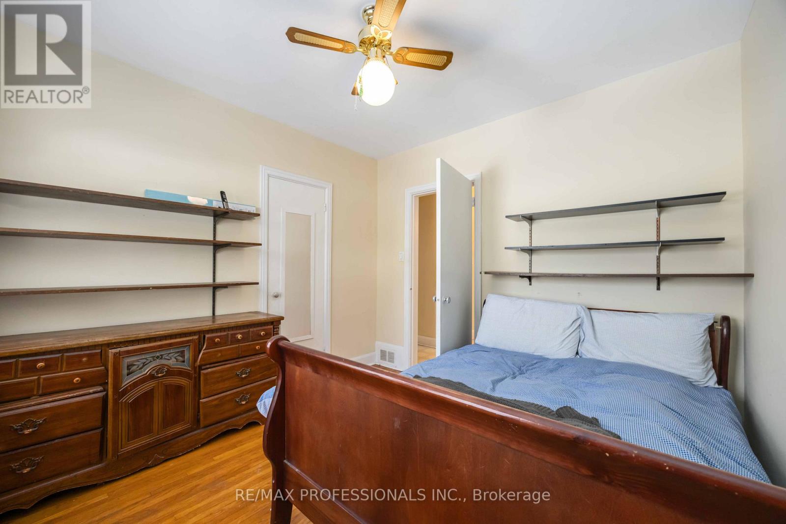 50 Old Oak Road, Toronto, Ontario  M9A 2V8 - Photo 10 - W12758004