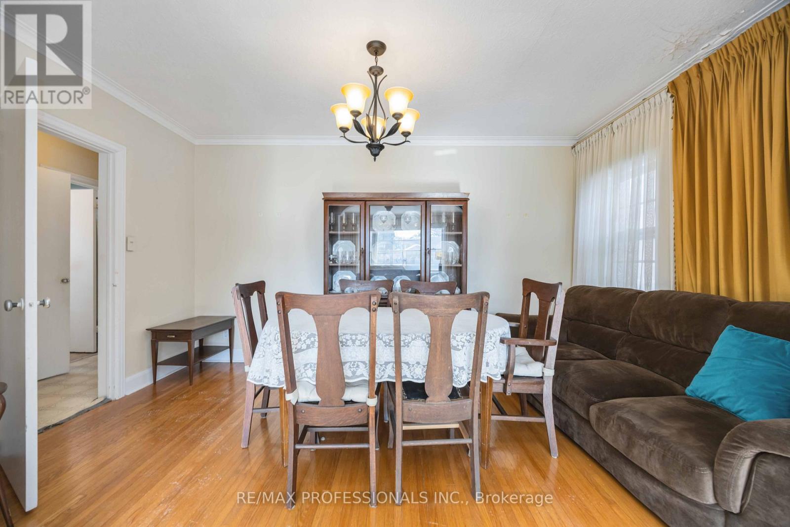 50 Old Oak Road, Toronto, Ontario  M9A 2V8 - Photo 6 - W12758004