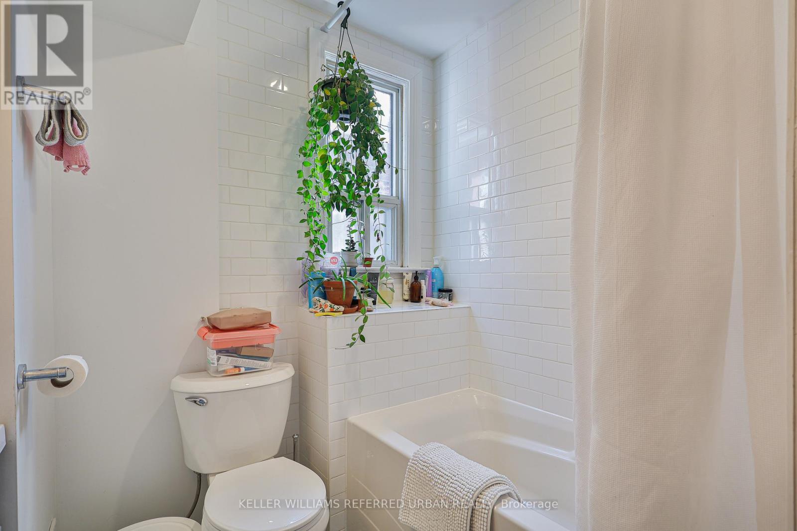 Upper - 66 Russett Avenue, Toronto, Ontario  M6H 3M3 - Photo 17 - W12758040