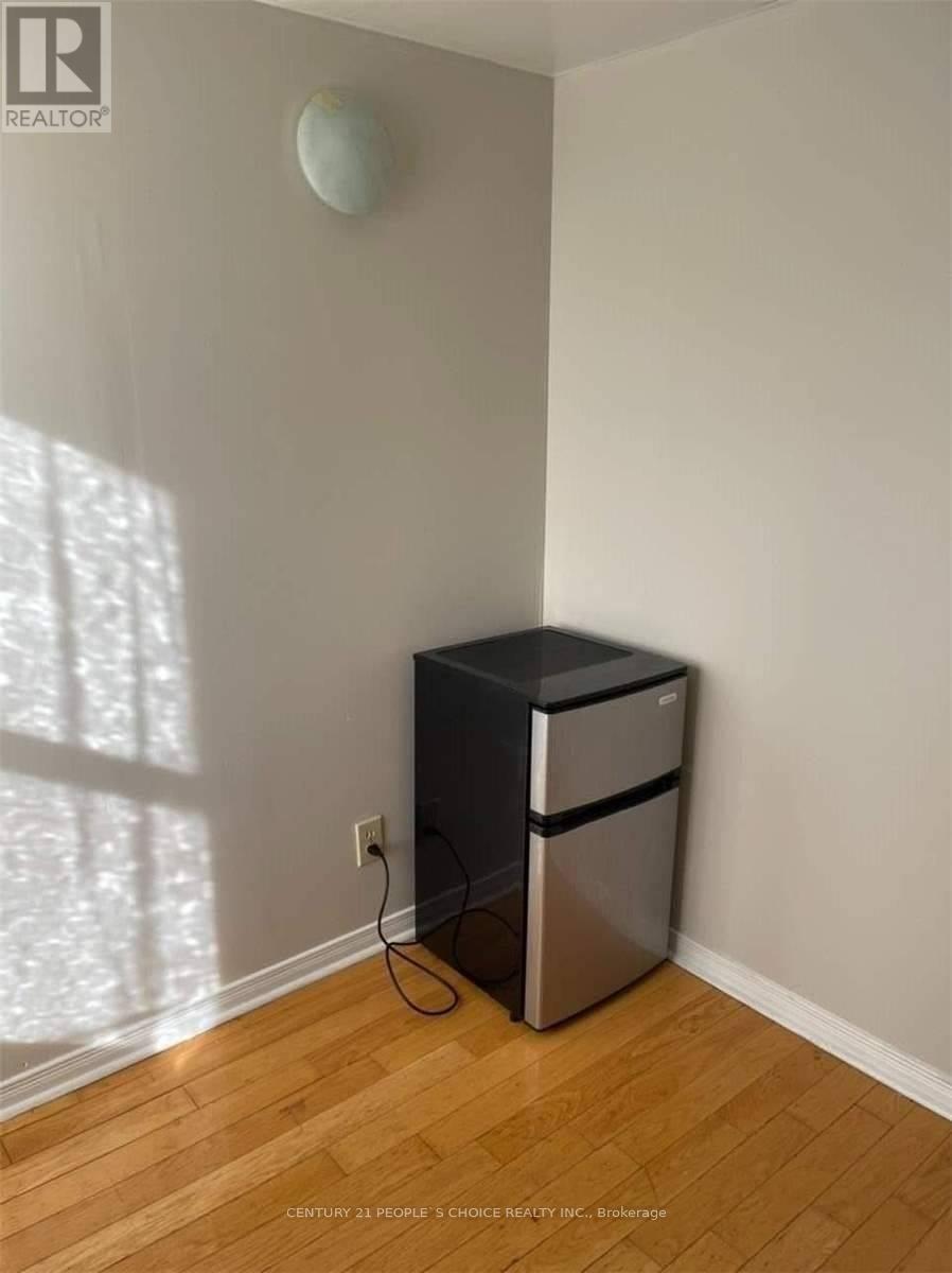 681 Jane Street, Toronto, Ontario  M6N 4A6 - Photo 17 - W12758044