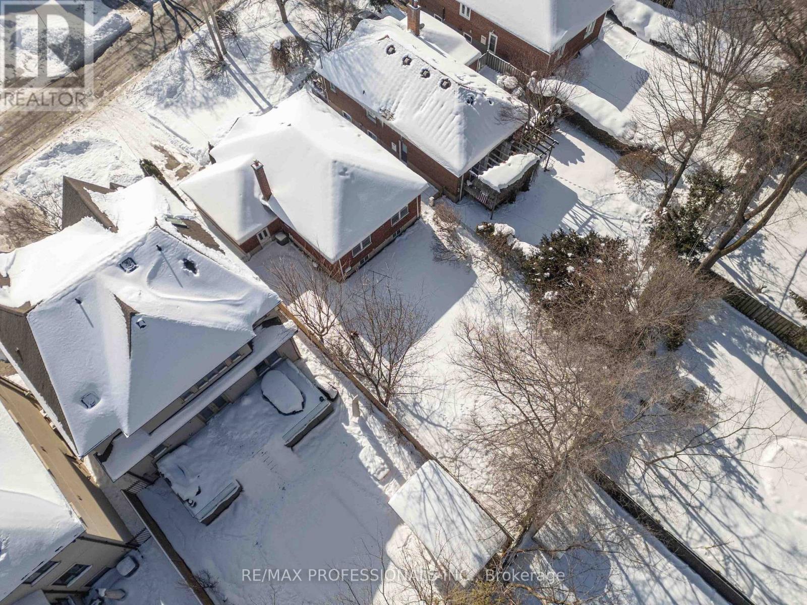 50 Old Oak Road, Toronto, Ontario  M9A 2V8 - Photo 18 - W12758004