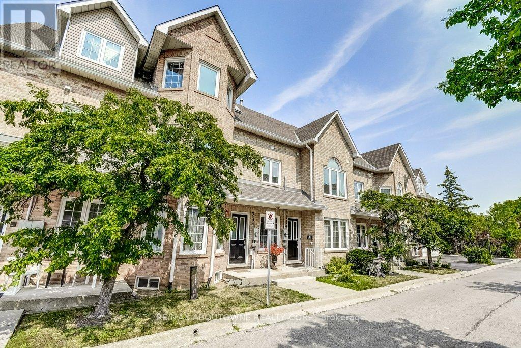 234 - 2055 Walkers Line, Burlington, Ontario  L7M 4B5 - Photo 3 - W12757740