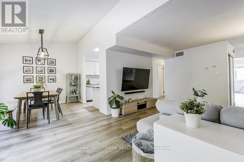 234 - 2055 Walkers Line, Burlington, Ontario  L7M 4B5 - Photo 13 - W12757740