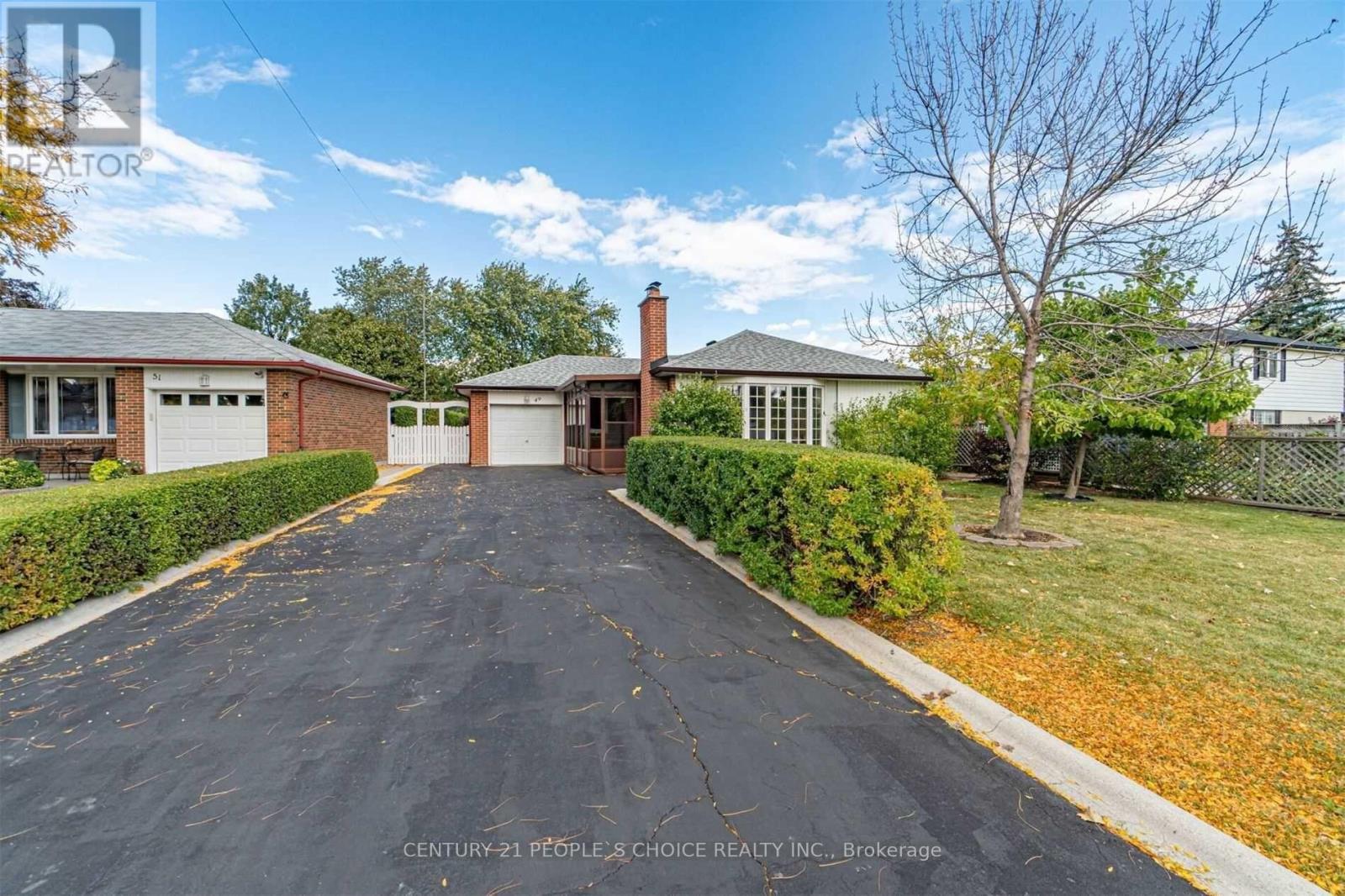 49 DORCHESTER DRIVE, Brampton, Ontario