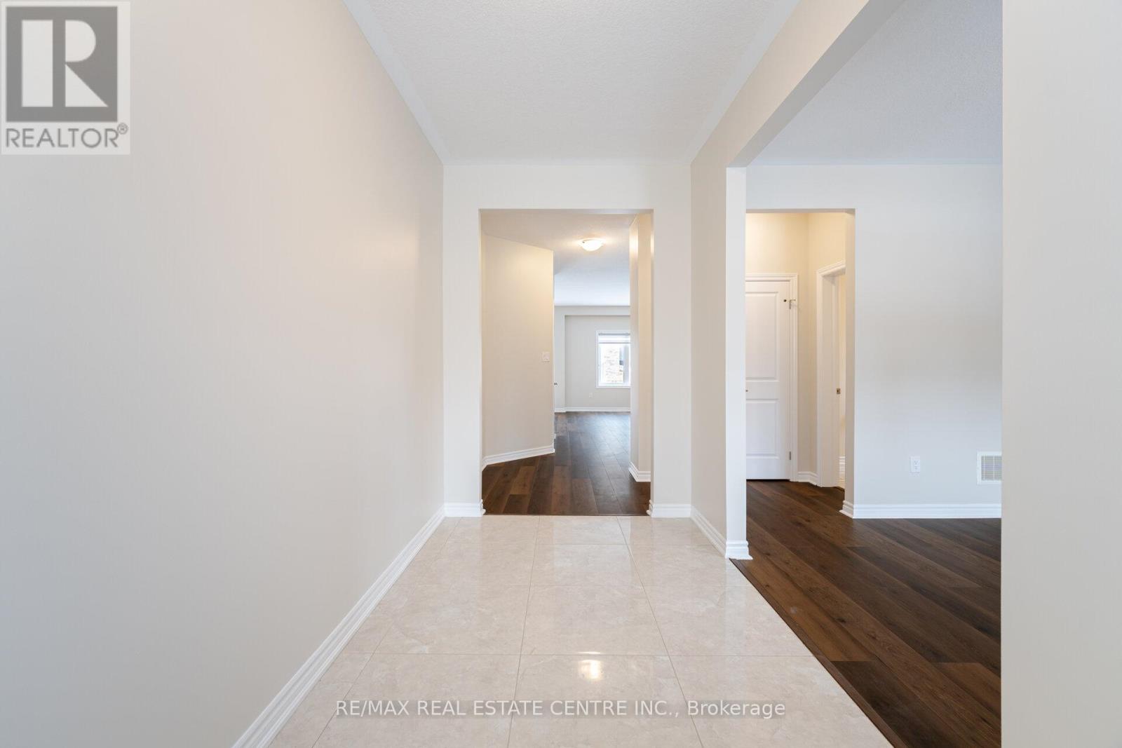 37 Pace Avenue, Brantford, Ontario  N3S 0J2 - Photo 3 - X12480628