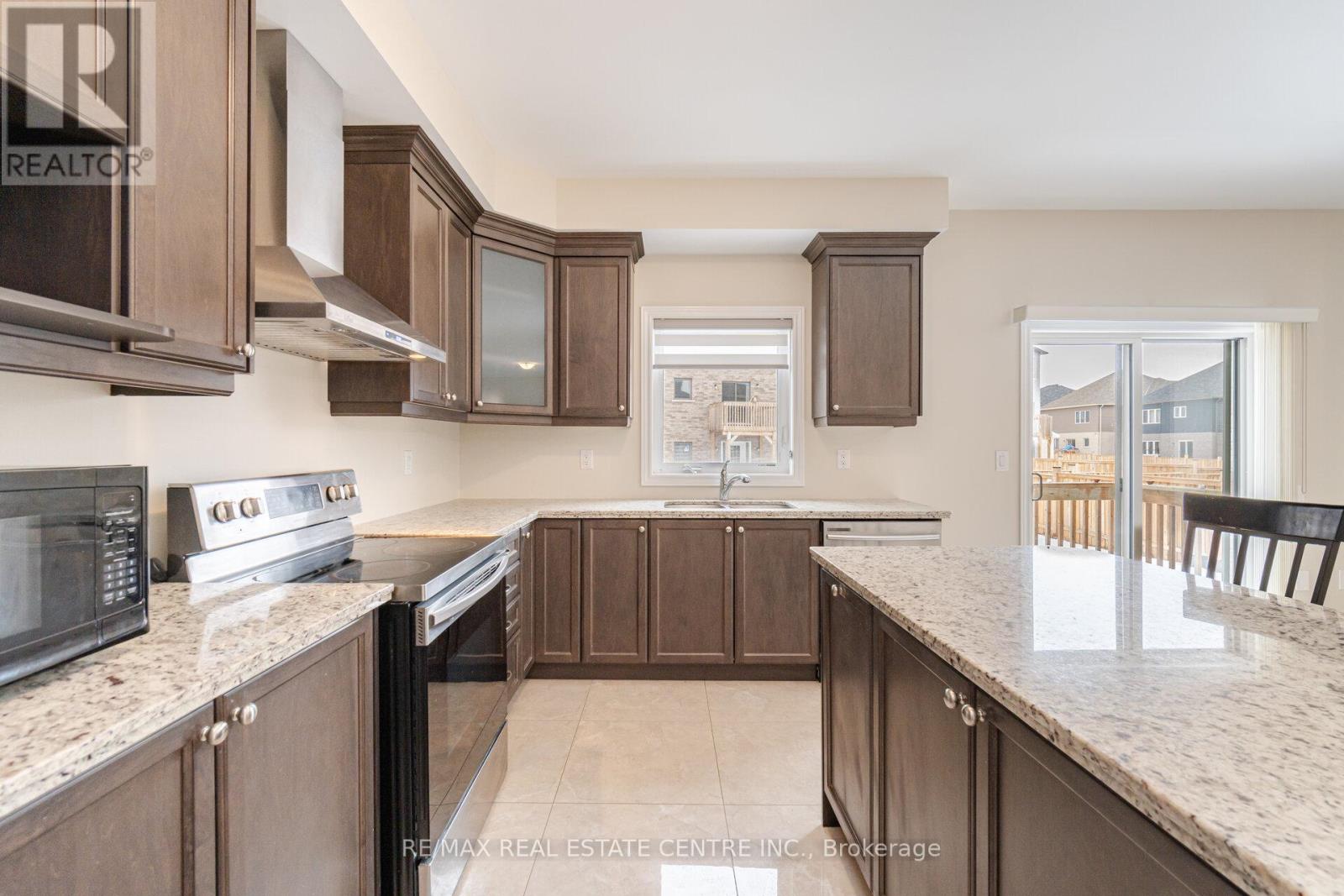 37 Pace Avenue, Brantford, Ontario  N3S 0J2 - Photo 14 - X12480628