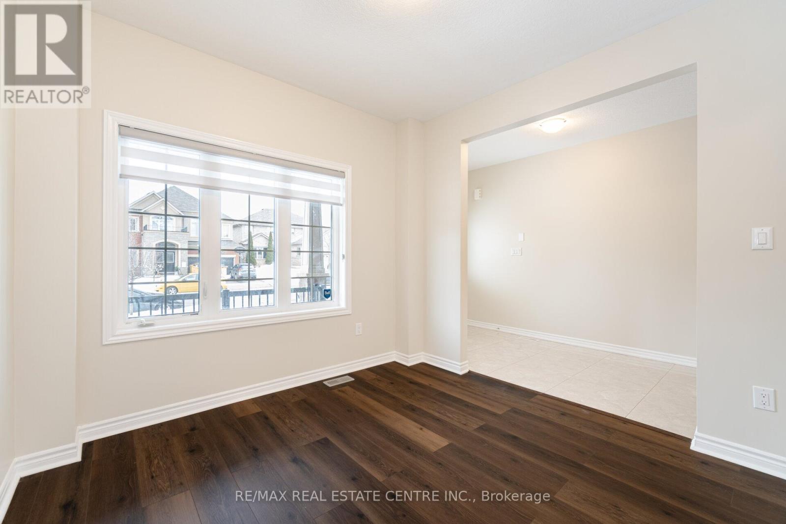 37 Pace Avenue, Brantford, Ontario  N3S 0J2 - Photo 4 - X12480628