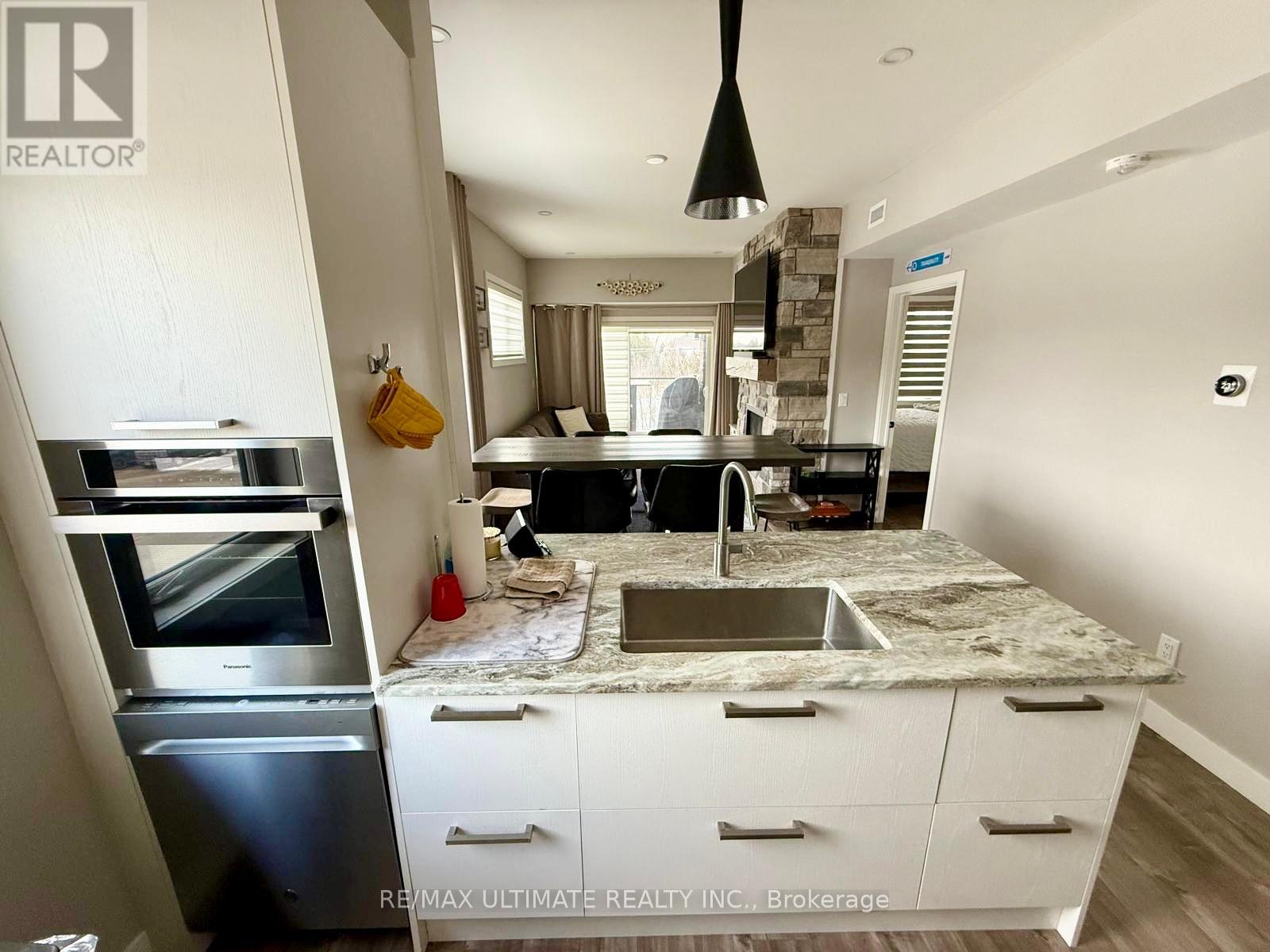 207 - 11 Beausoleil Lane, Blue Mountains, Ontario  L9Y 0Y5 - Photo 9 - X12757128