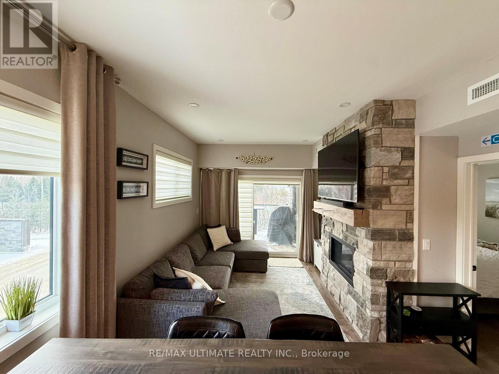 207 - 11 Beausoleil Lane, Blue Mountains, Ontario  L9Y 0Y5 - Photo 4 - X12757128