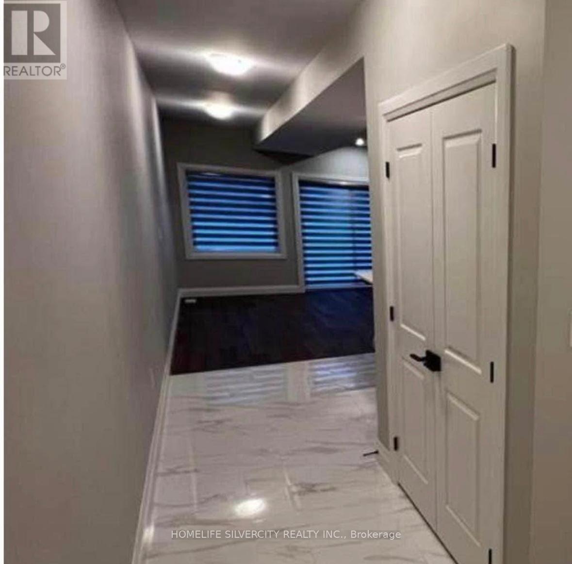 307 Chapelhill Drive, Kitchener, Ontario  N2R 0P4 - Photo 3 - X12757244