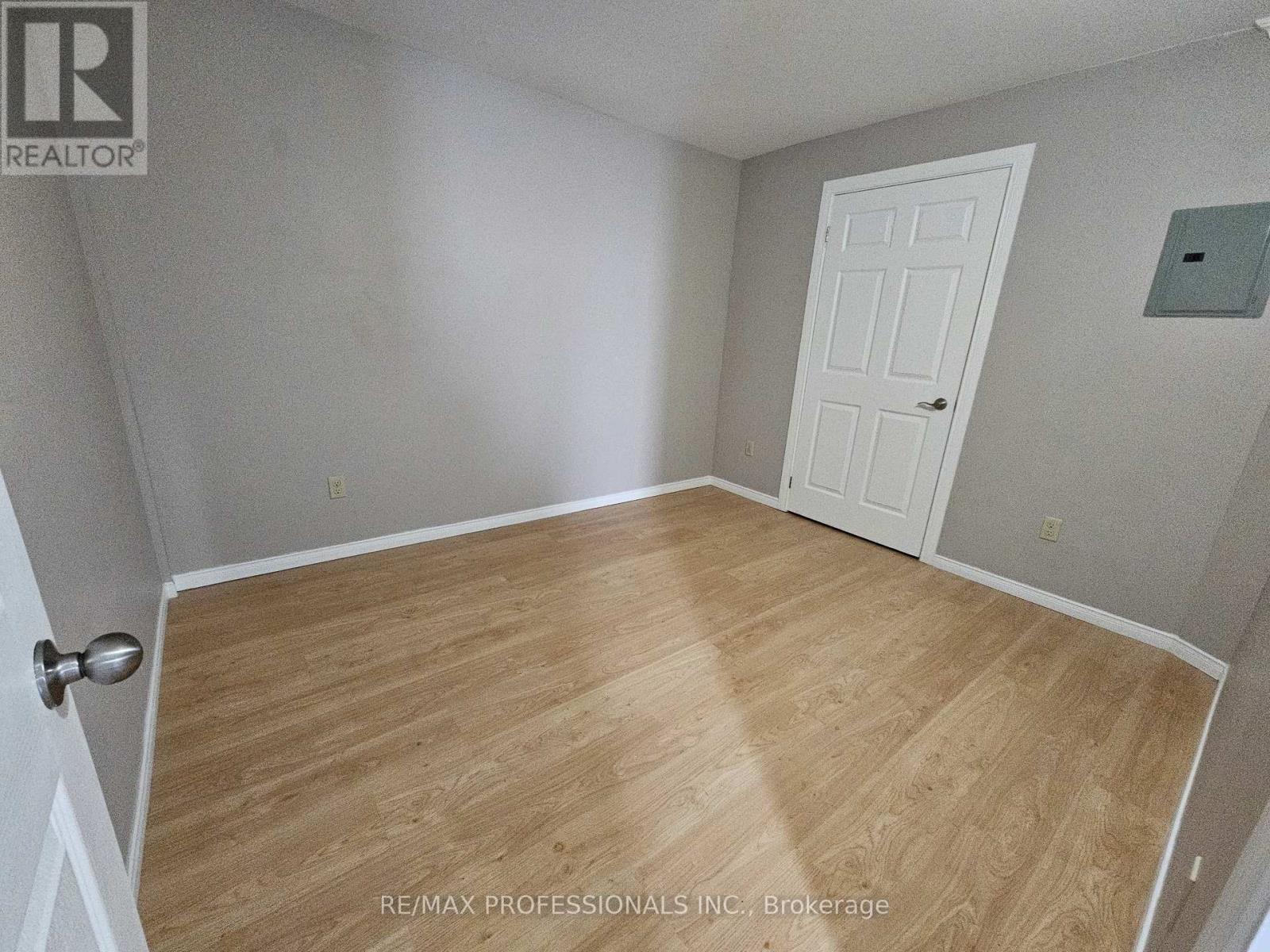 20 Erie Street, Port Colborne, Ontario  L3K 4L7 - Photo 14 - X12757304