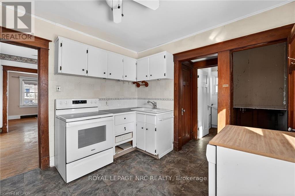 16 Louisa Street, St. Catharines, Ontario  L2R 2J6 - Photo 15 - X12757478