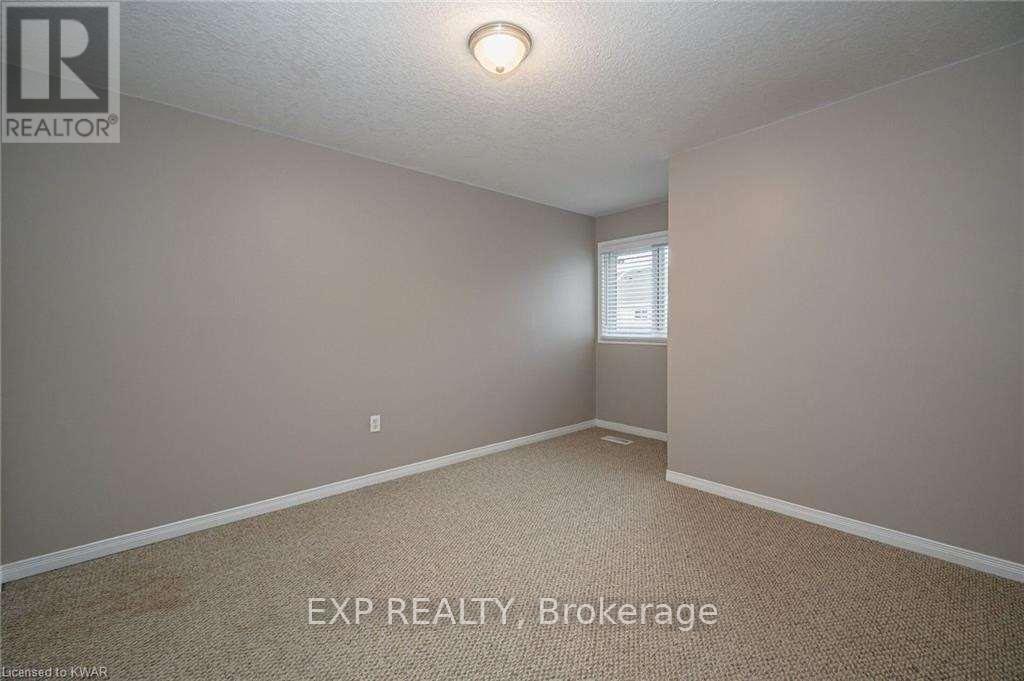 27 Max Becker Drive, Kitchener, Ontario  N2E 3V7 - Photo 12 - X12757514
