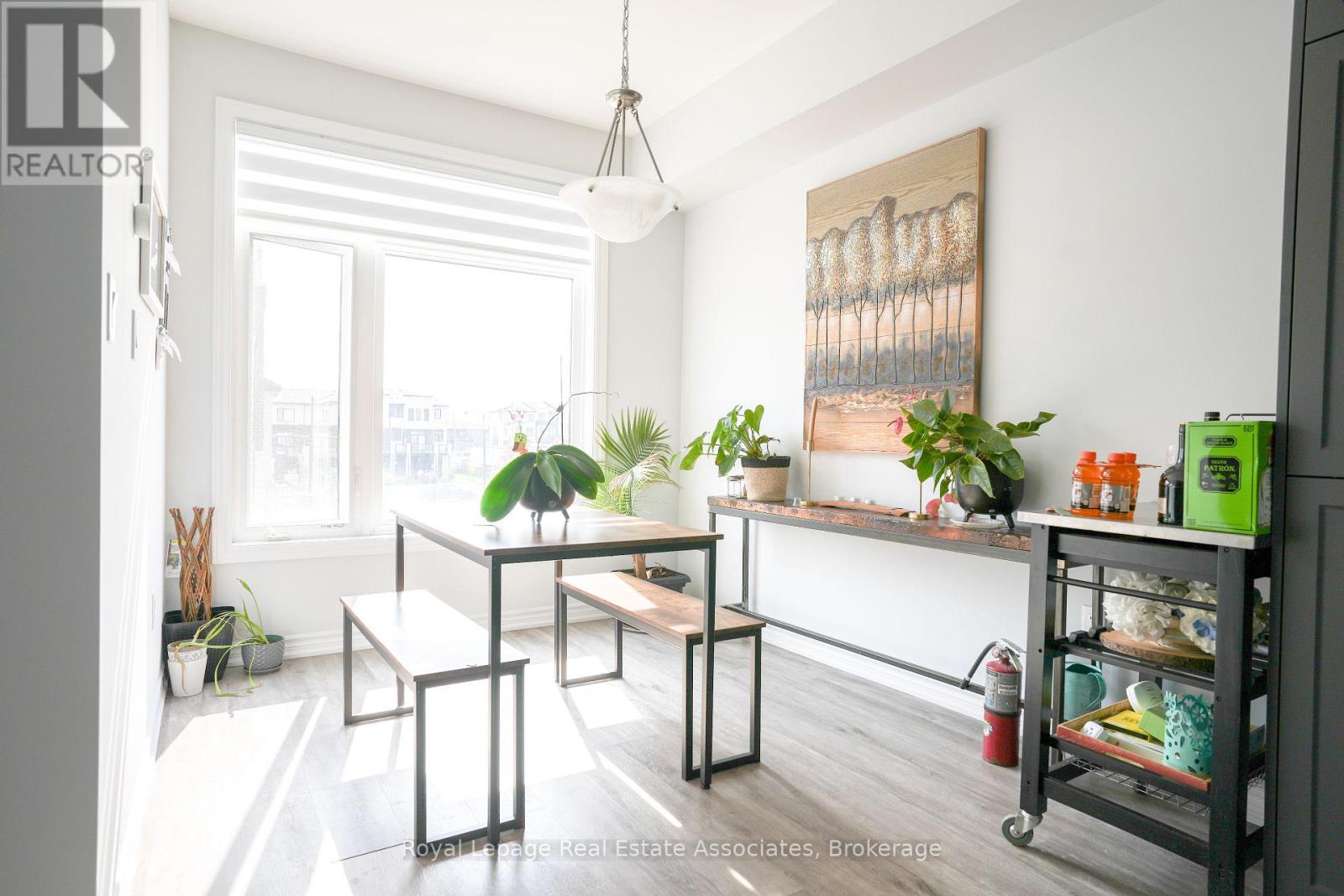 5 - 314 Equestrian Way, Cambridge, Ontario  N3E 0E4 - Photo 4 - X12756906