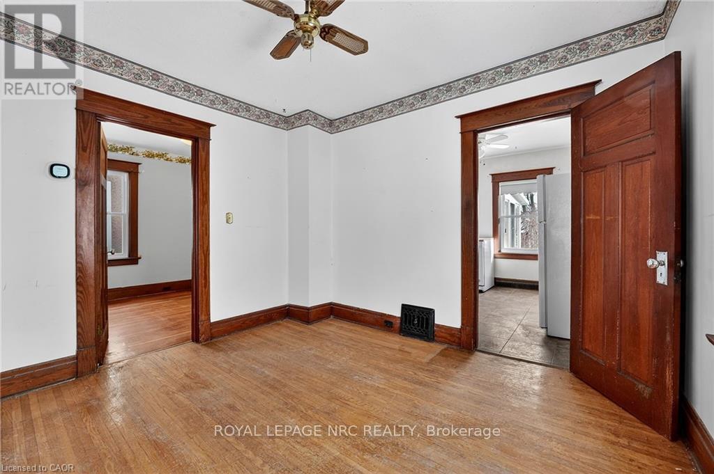 16 Louisa Street, St. Catharines, Ontario  L2R 2J6 - Photo 8 - X12757478