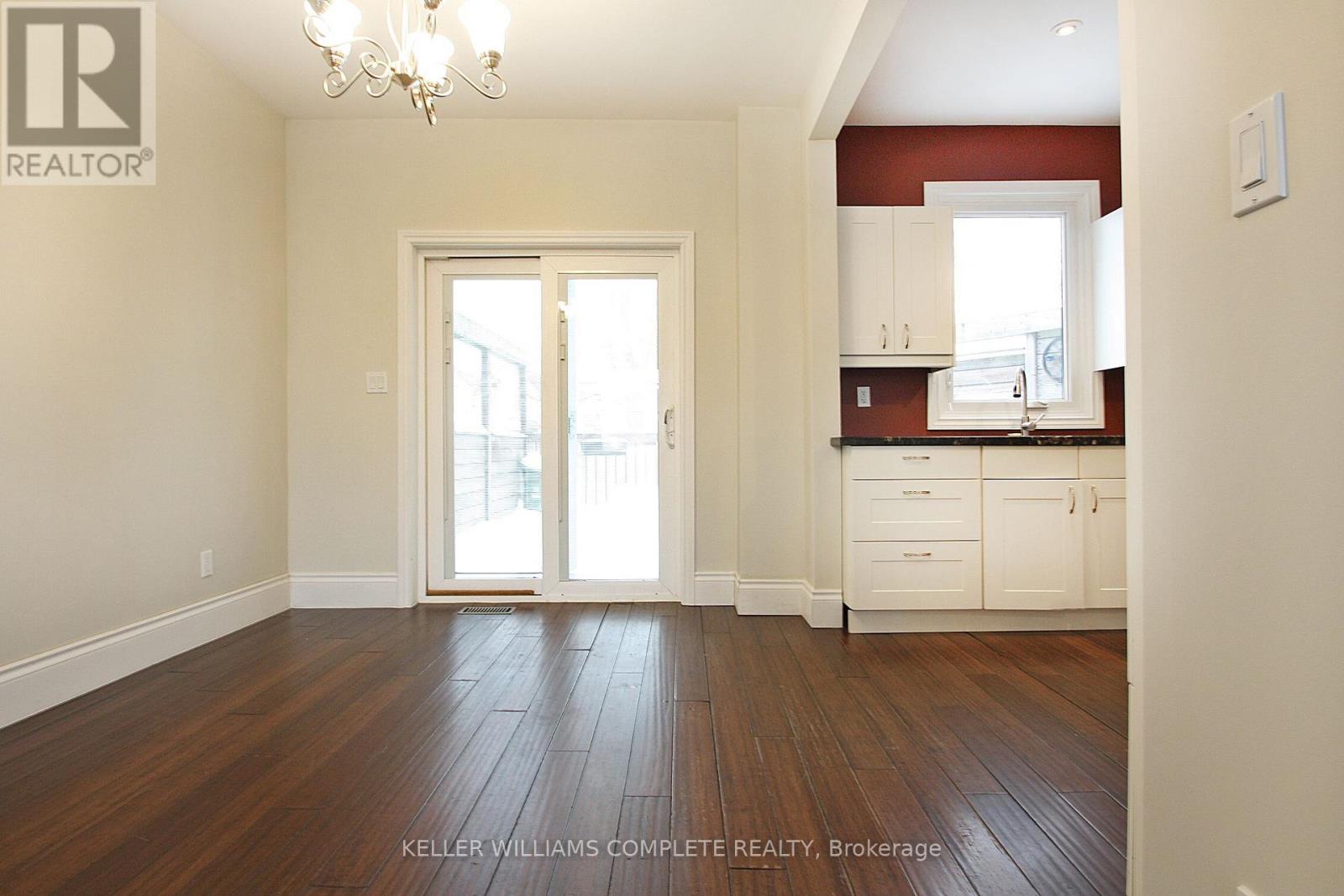 129 Hillyard Street, Hamilton, Ontario  L8L 6B5 - Photo 11 - X12757534