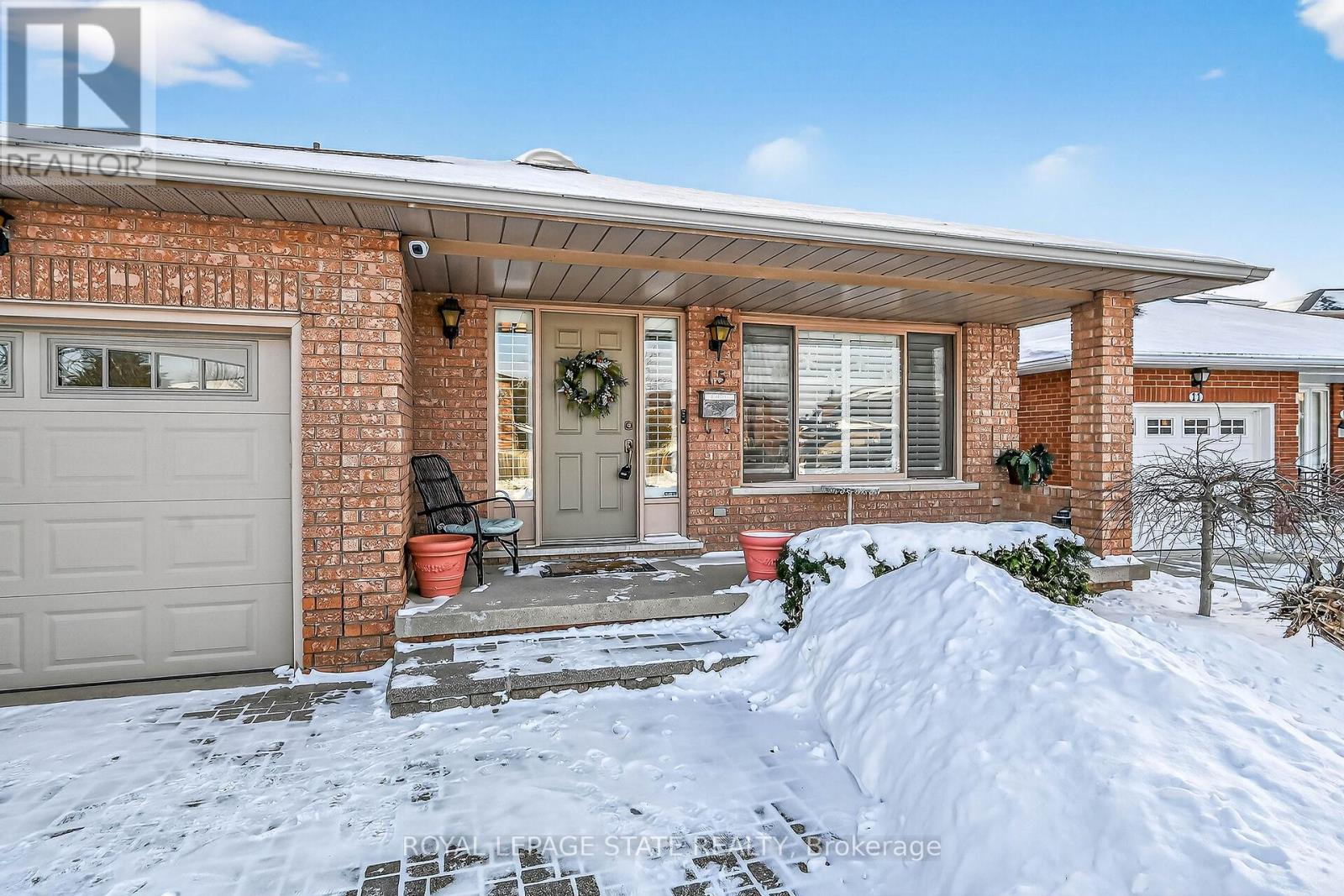15 Gabriele Court, Hamilton, Ontario  L8G 5C4 - Photo 3 - X12757480