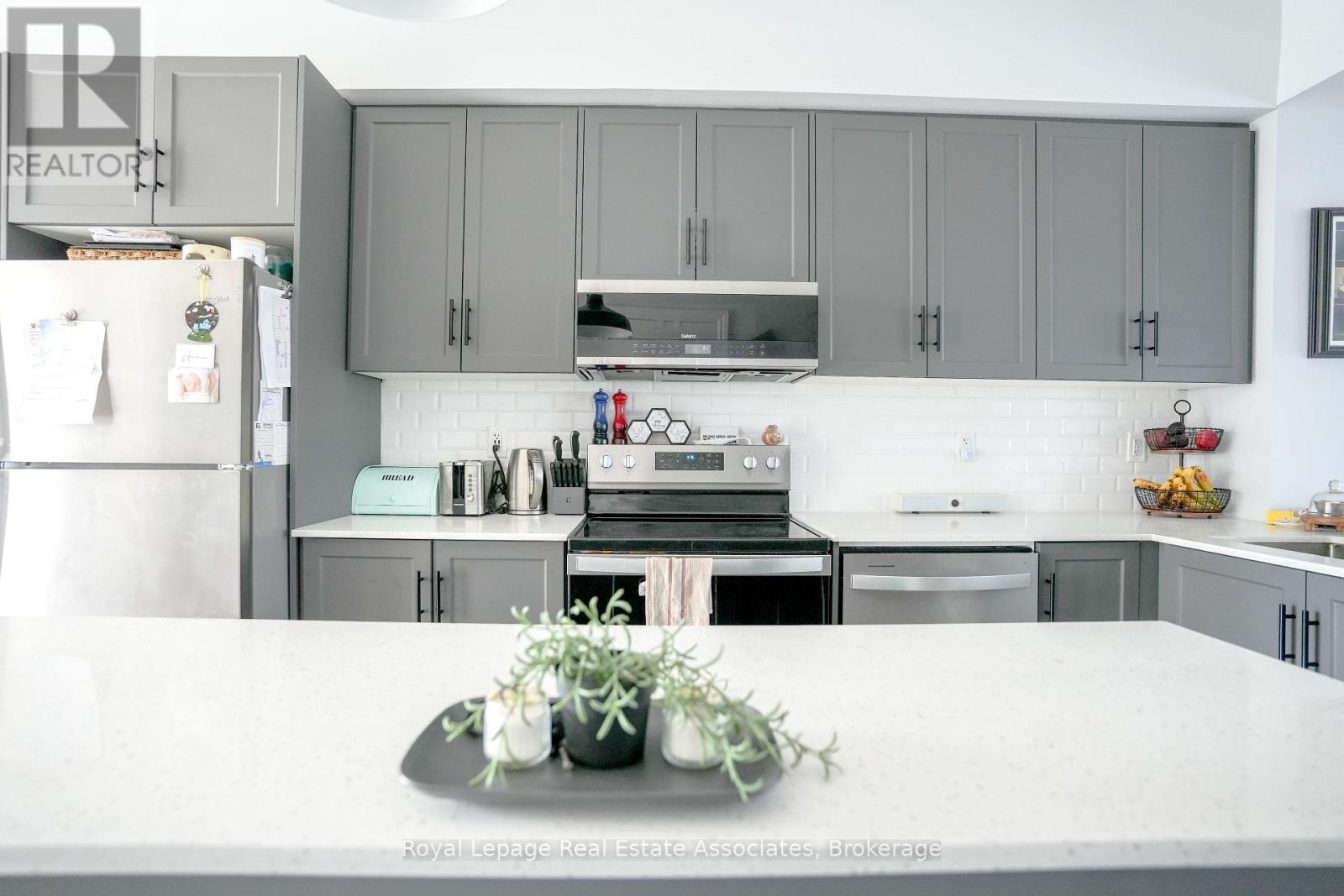 5 - 314 Equestrian Way, Cambridge, Ontario  N3E 0E4 - Photo 7 - X12756906