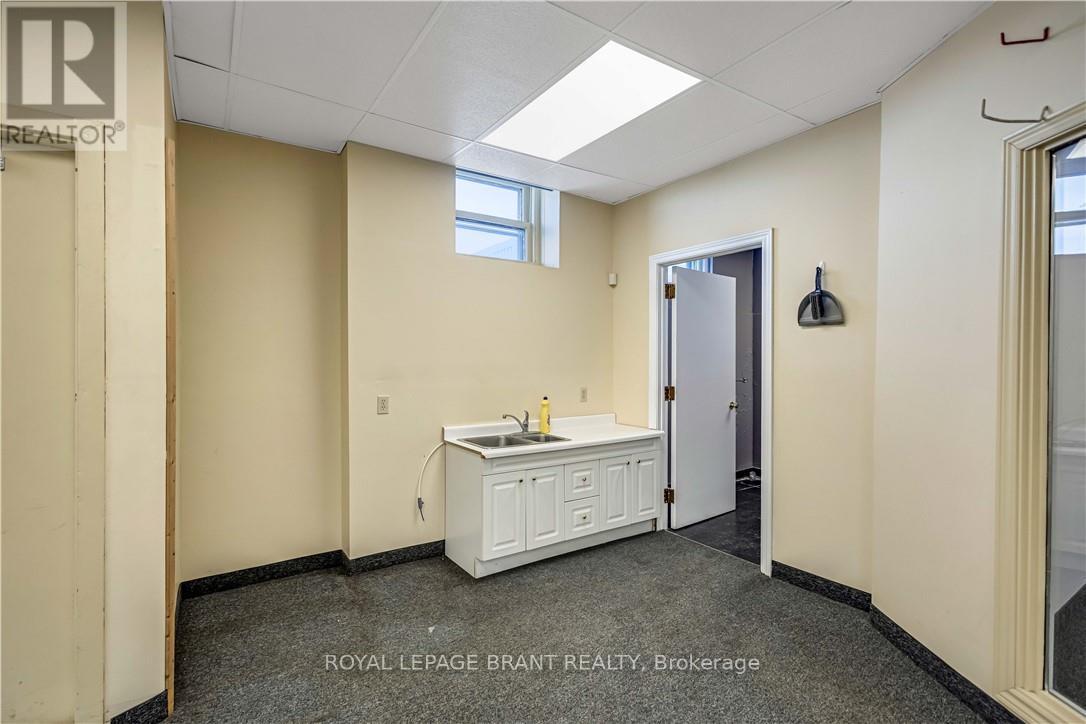 D - 148 Mohawk Street, Brantford, Ontario N3S 7G5 - Photo 13 - X12756908