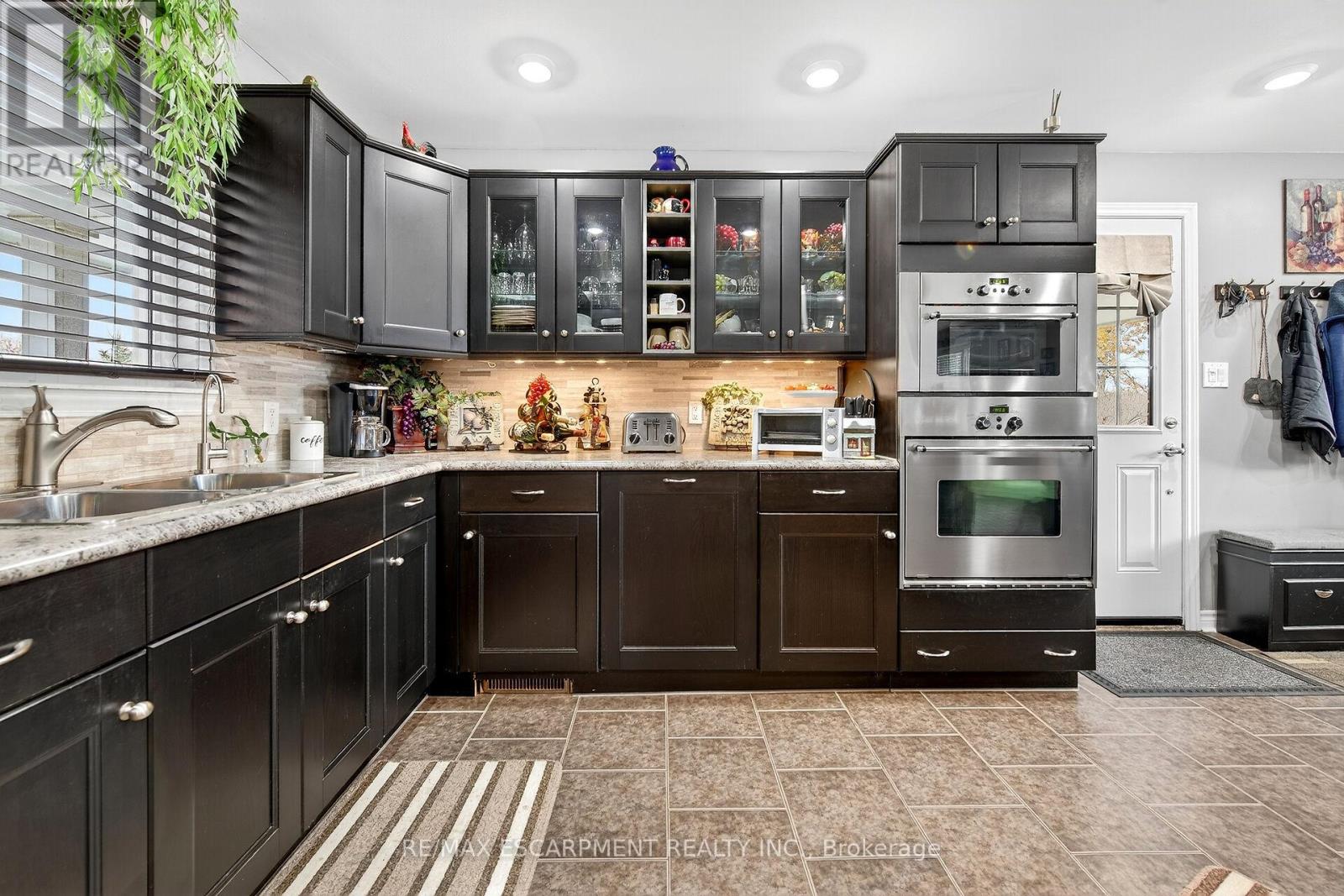 1597 Trinity Church Road, Hamilton, Ontario  L0R 1P0 - Photo 8 - X12757016