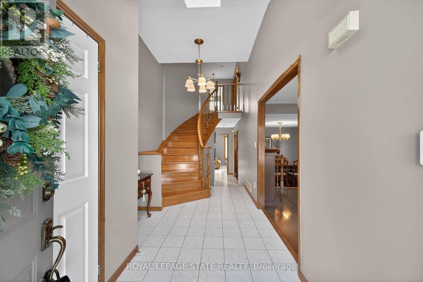 15 Gabriele Court, Hamilton, Ontario  L8G 5C4 - Photo 5 - X12757480