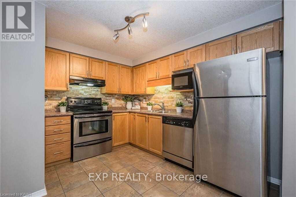 27 Max Becker Drive, Kitchener, Ontario  N2E 3V7 - Photo 7 - X12757514