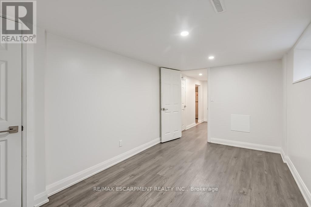 Lower - 38 Ashford Boulevard, Hamilton, Ontario  L8M 2T8 - Photo 8 - X12757024