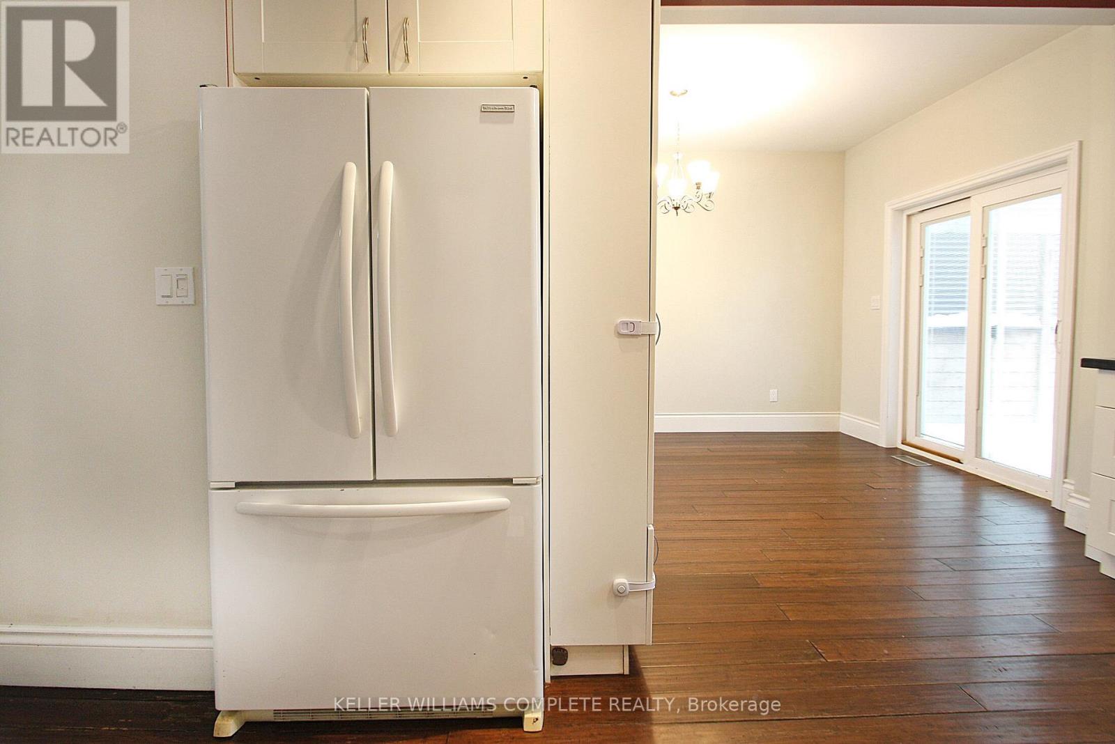 129 Hillyard Street, Hamilton, Ontario  L8L 6B5 - Photo 9 - X12757534