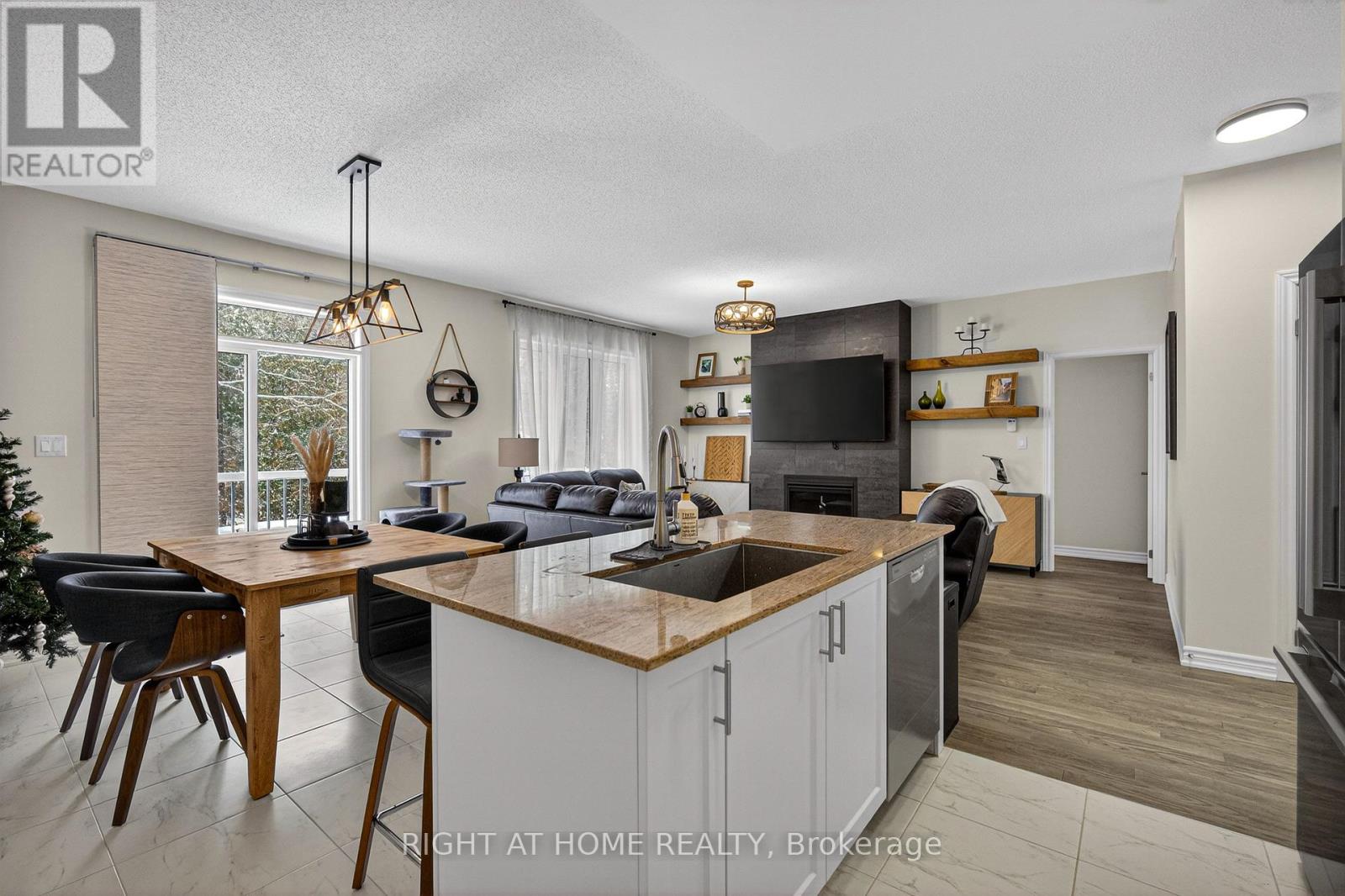 19 Hillcroft Way, Kawartha Lakes, Ontario  K0M 1A0 - Photo 11 - X12757734