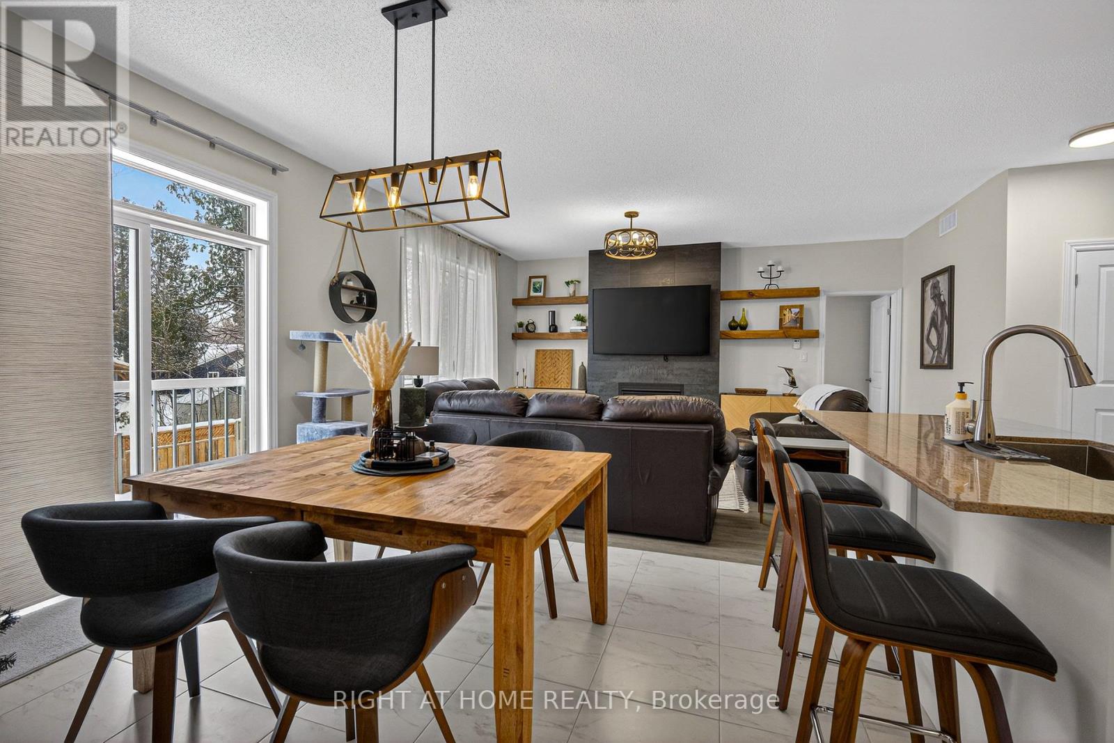 19 Hillcroft Way, Kawartha Lakes, Ontario  K0M 1A0 - Photo 12 - X12757734