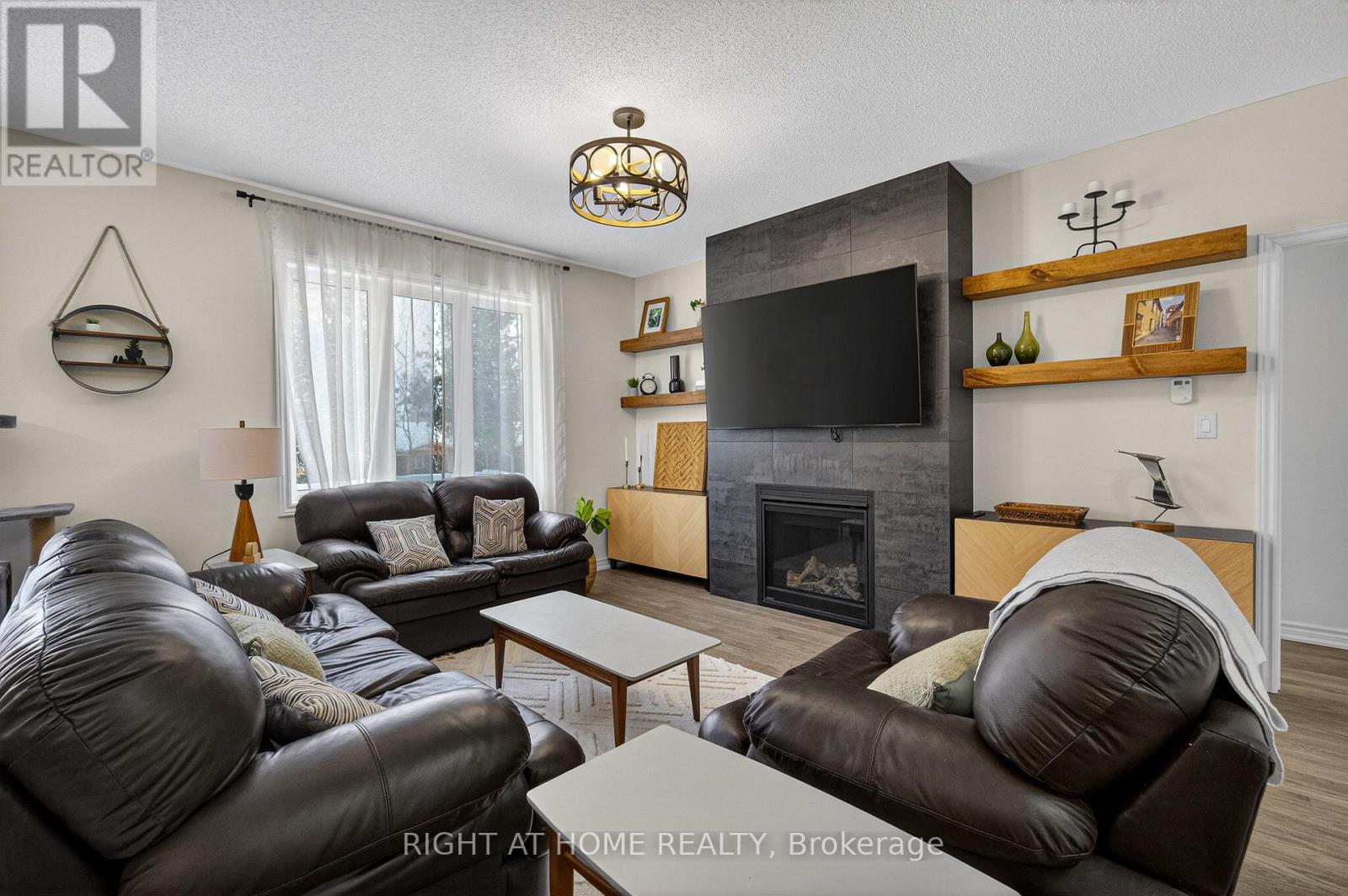 19 Hillcroft Way, Kawartha Lakes, Ontario  K0M 1A0 - Photo 6 - X12757734