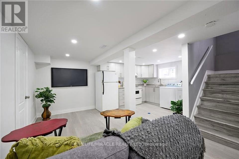 234 East 33rd Street, Hamilton, Ontario  L8V 3T6 - Photo 3 - X12757780