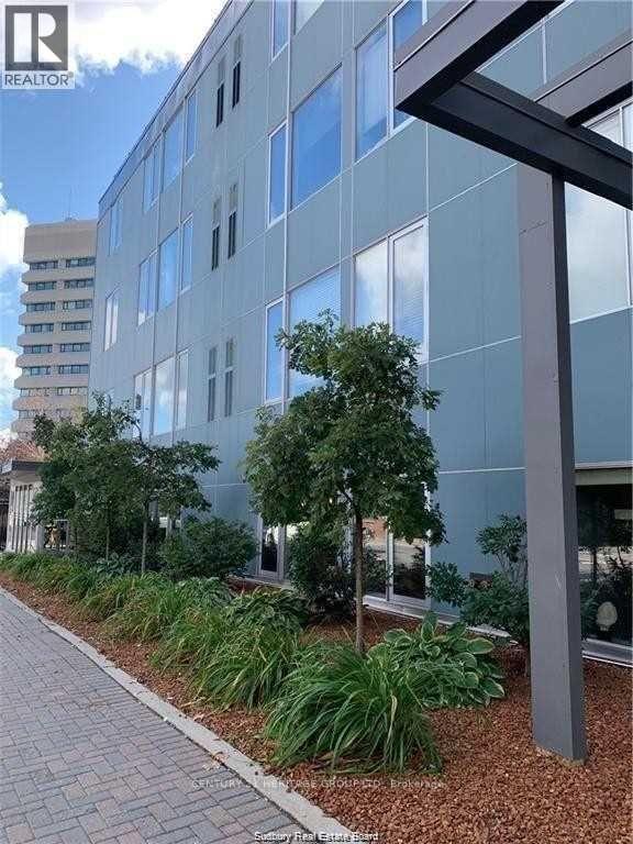 402 - 161 Larch Street, Greater Sudbury, Ontario  P3E 1C4 - Photo 2 - X12757902