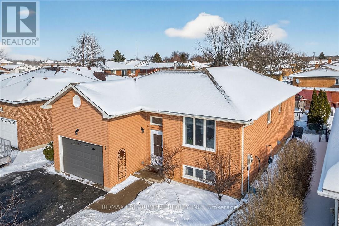 7 Country Club Road, Haldimand, Ontario  N0A 1E0 - Photo 2 - X12758014