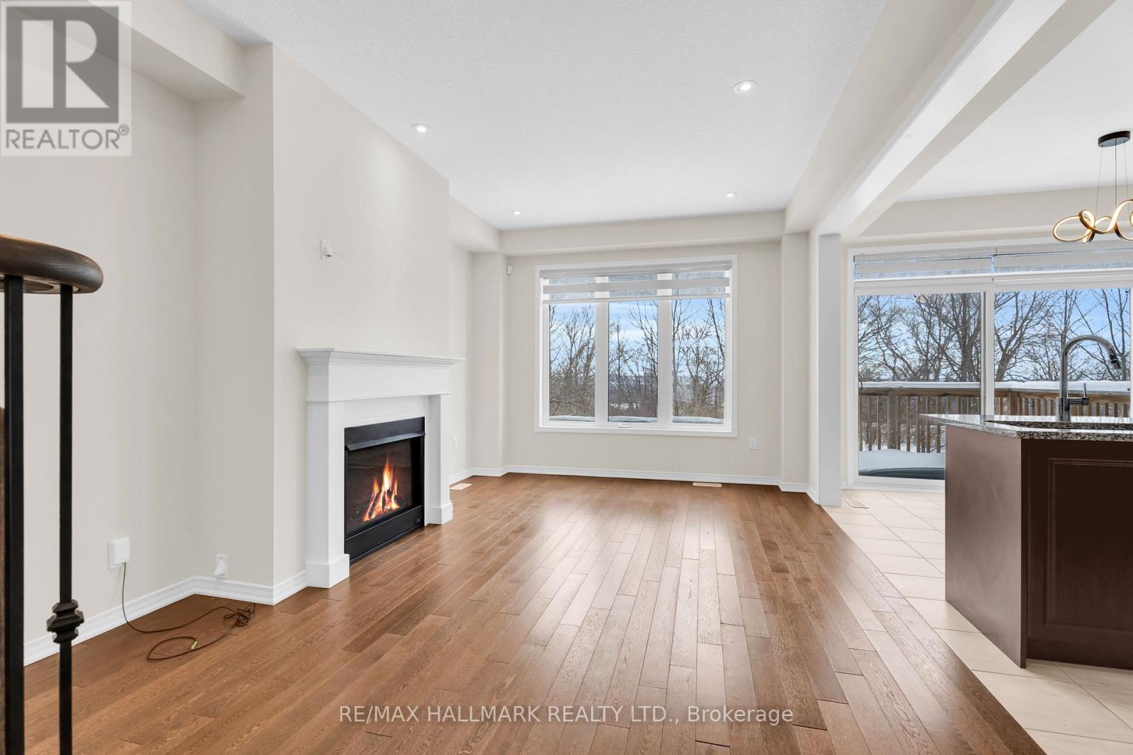 131 Cuesta Heights, Hamilton, Ontario  L8J 0M2 - Photo 3 - X12758052