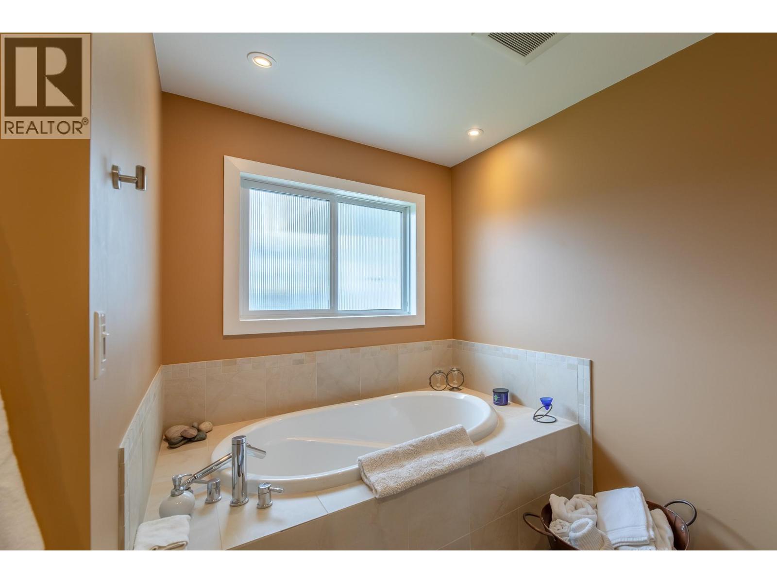 101 Knippelberg Road, Oliver, British Columbia  V0H 1T5 - Photo 25 - 10372987