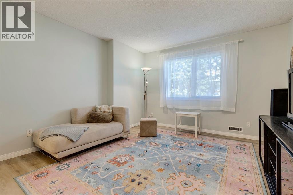 19 Sunlake Gardens Se, Calgary, Alberta  T2X 3G4 - Photo 26 - A2277645