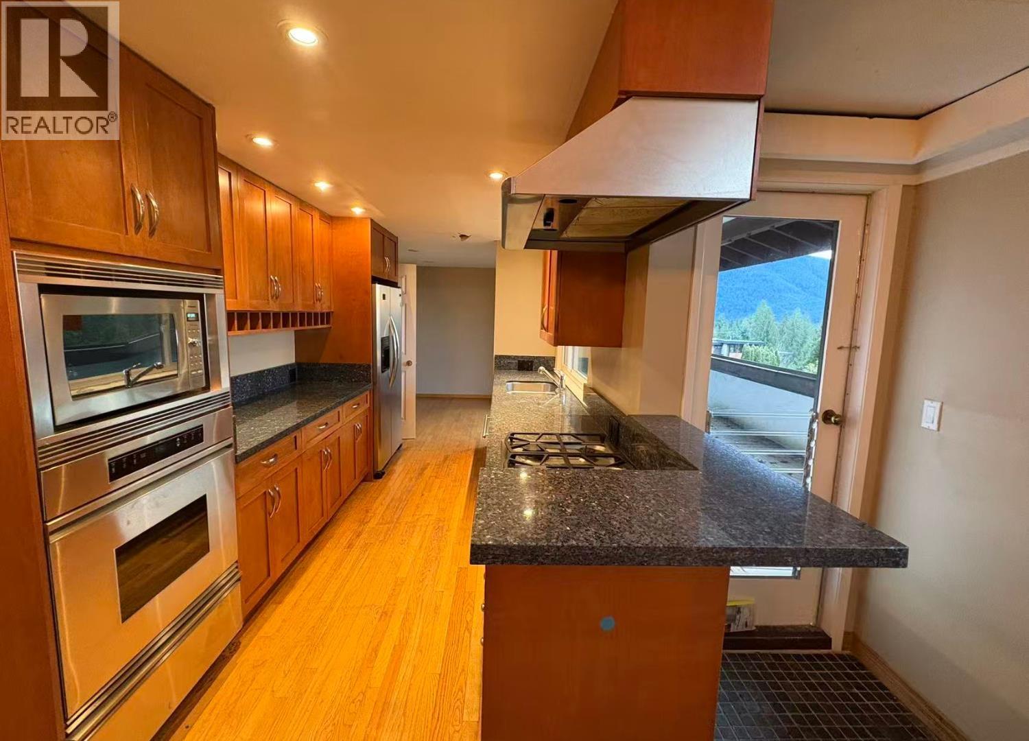 657 Andover Place, West Vancouver, British Columbia  V7S 1Y6 - Photo 3 - R3086453