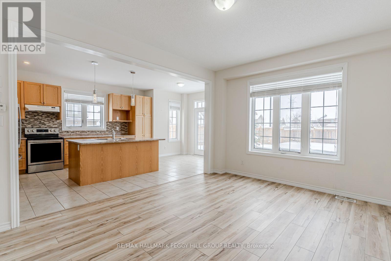 Upper - 58 Oliver's Mill Road, Springwater, Ontario  L9X 0S7 - Photo 3 - S12603870