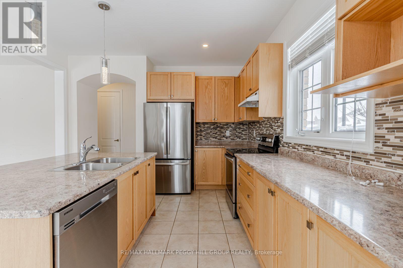 Upper - 58 Oliver's Mill Road, Springwater, Ontario  L9X 0S7 - Photo 4 - S12603870