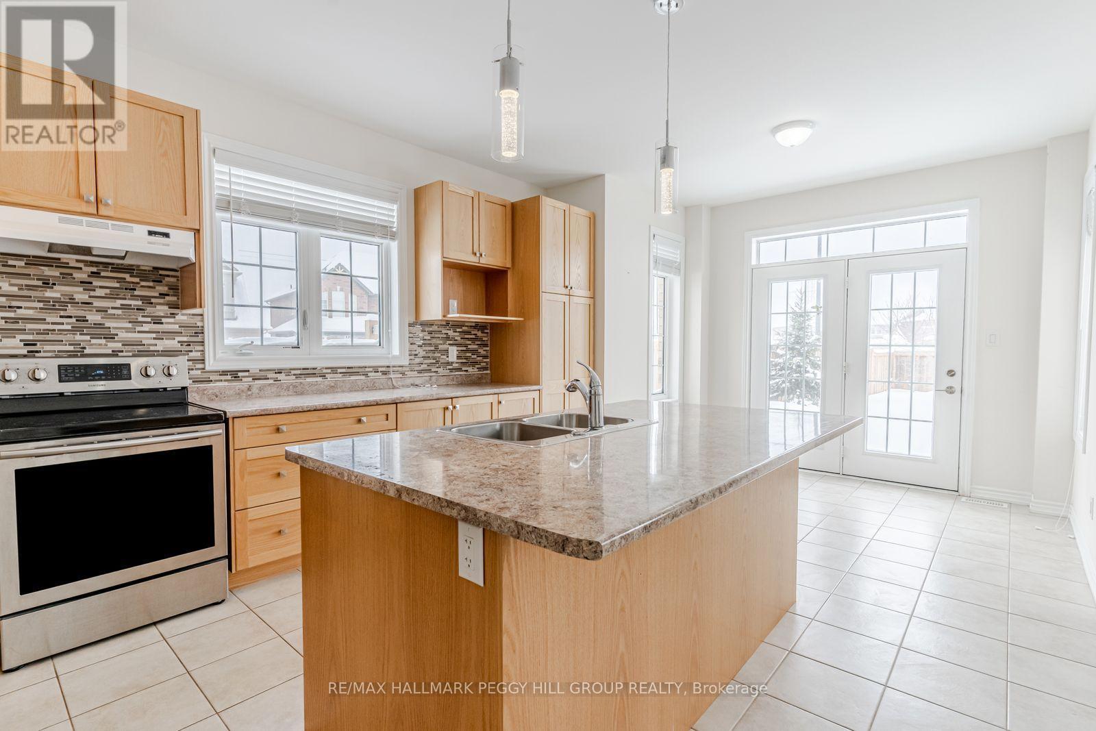 Upper - 58 Oliver's Mill Road, Springwater, Ontario  L9X 0S7 - Photo 5 - S12603870