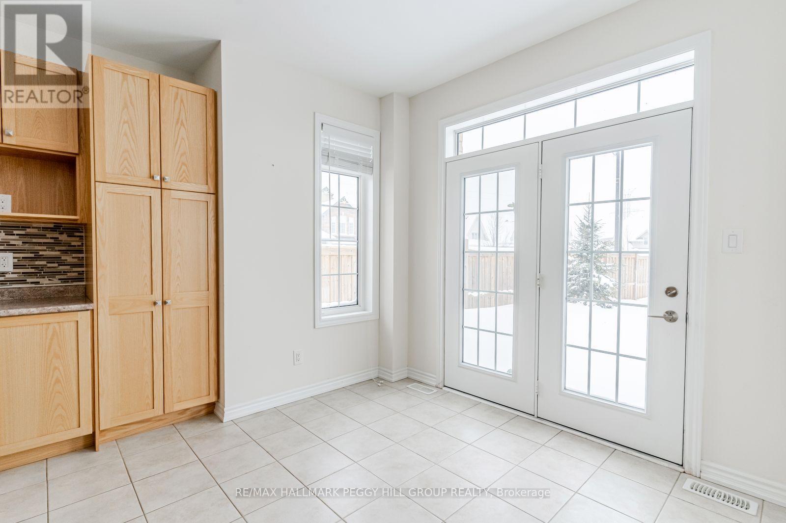 Upper - 58 Oliver's Mill Road, Springwater, Ontario  L9X 0S7 - Photo 6 - S12603870