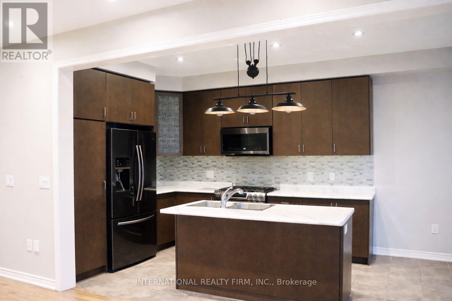 1477 Pratt Heights, Milton, Ontario  L9E 1J3 - Photo 4 - W12720764