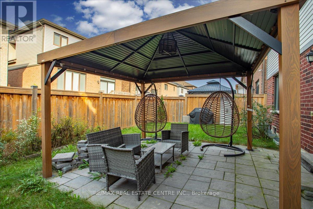 30 Scarletwood Street, Hamilton, Ontario  L8J 0K8 - Photo 35 - X12757736