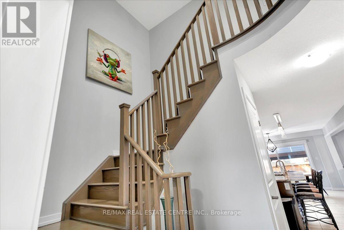 30 Scarletwood Street, Hamilton, Ontario  L8J 0K8 - Photo 18 - X12757736