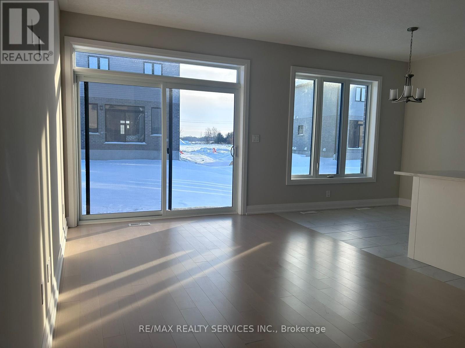 30 Shaded Creek Drive, Kitchener, Ontario  N2P 2P3 - Photo 5 - X12755294