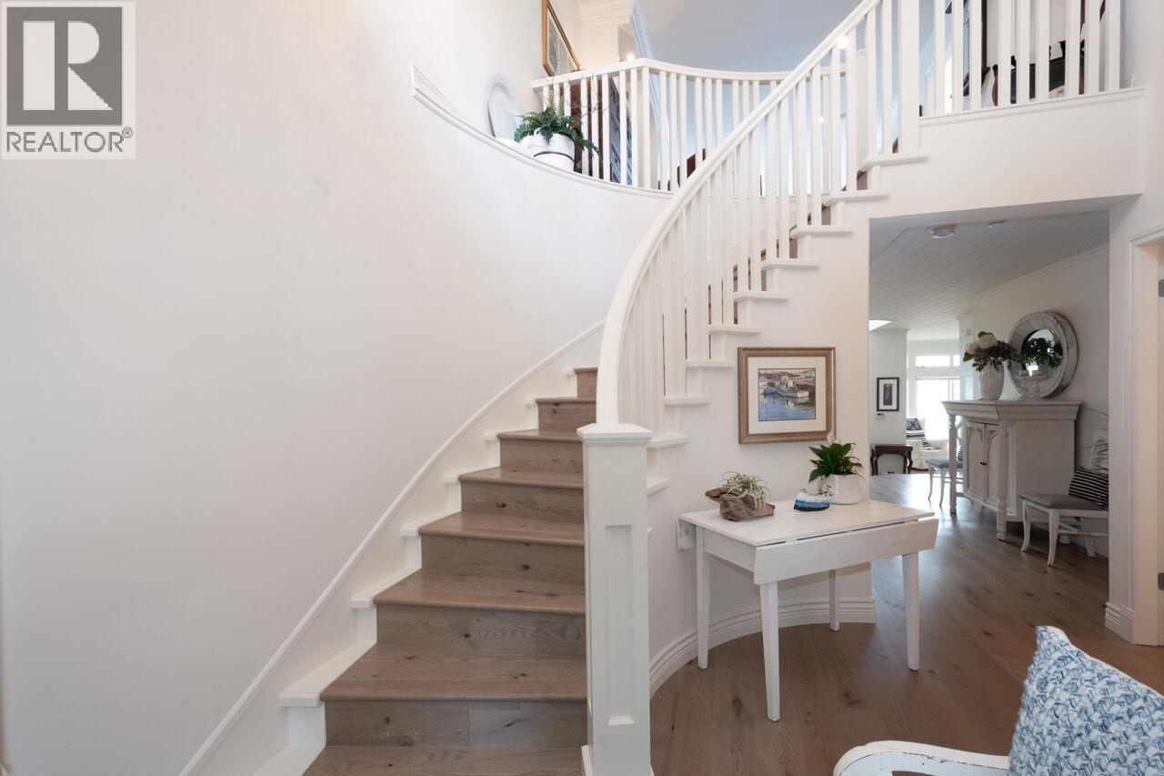 9 Beach Drive, Furry Creek, British Columbia  V8B 1A2 - Photo 3 - R3086564