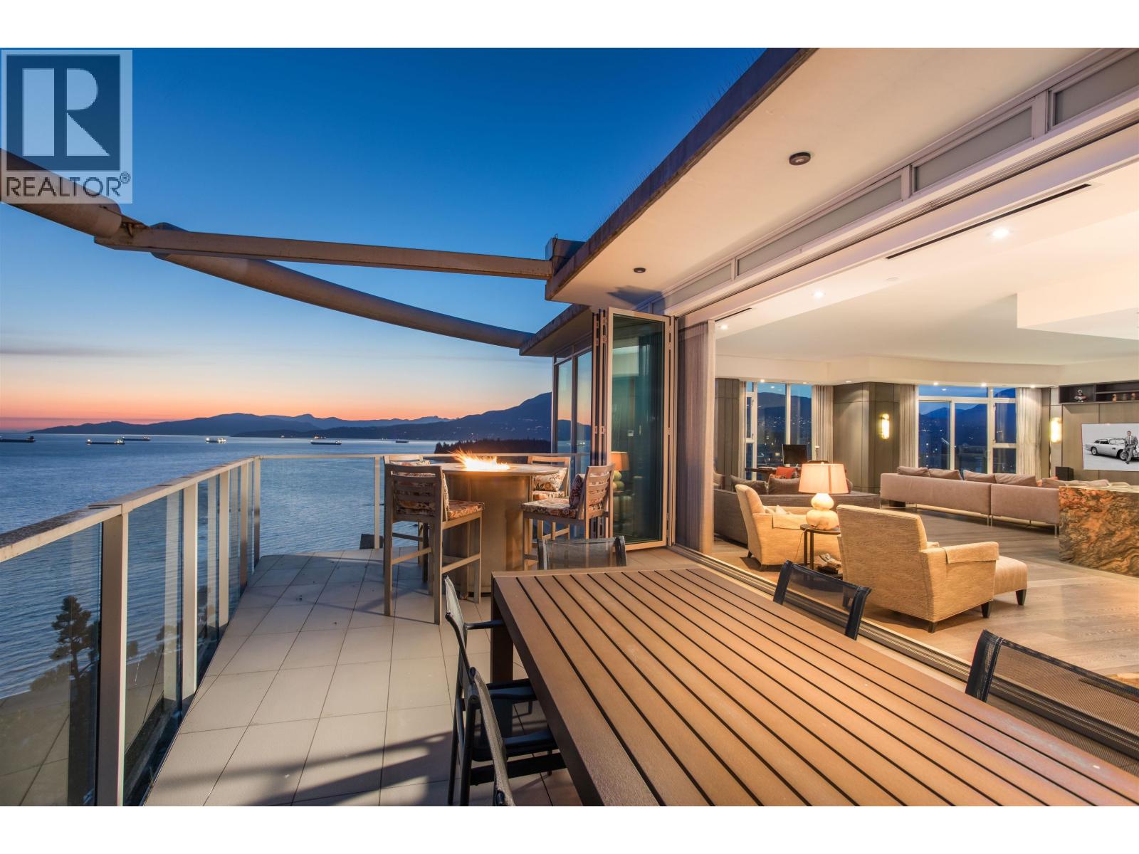 2101 1221 Bidwell Street, Vancouver, British Columbia  V6G 0B1 - Photo 1 - R3086573