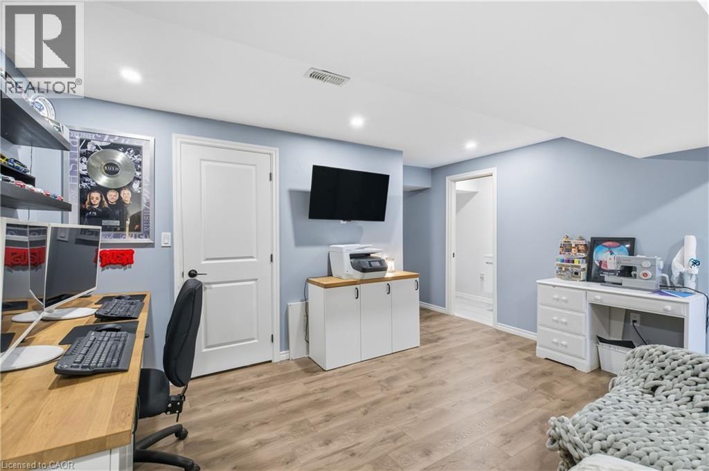 37 Fairgrounds Drive, Binbrook, Ontario  L0R 1C0 - Photo 32 - 40799018