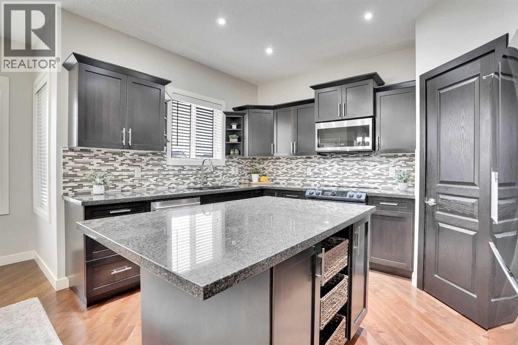 142 Luxstone View Sw, Airdrie, Alberta  T4B 0J9 - Photo 5 - A2267589